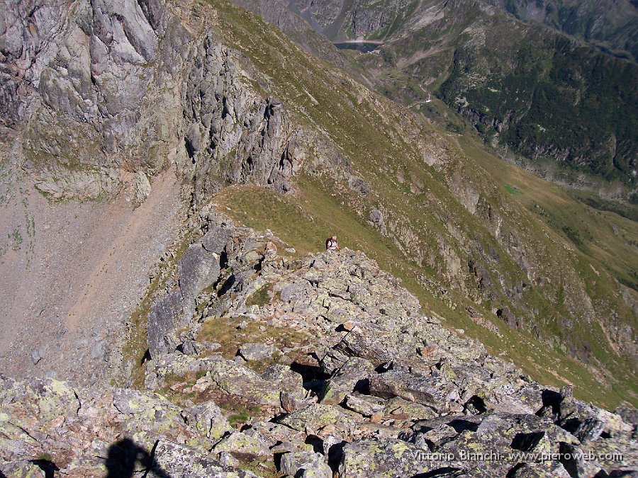 04_Piero in cresta.JPG - Piero in cresta dal Passo di Venina verso Cima Venina e Masoni